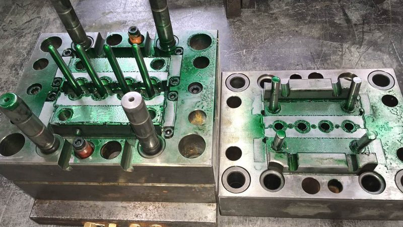 PET电子托盘模具：关键参数解析与选型要点**