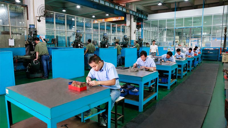 汽车散热器压铸模具定制：揭秘其关键工艺与选型要点